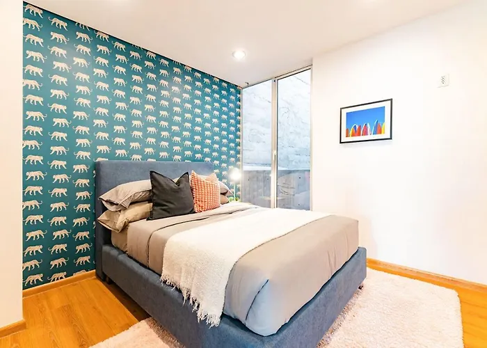 Trendy La Roma With Parking & Patio Apartment