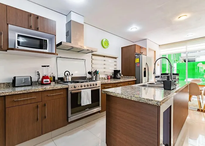 Trendy La Roma With Parking & Patio Apartment *