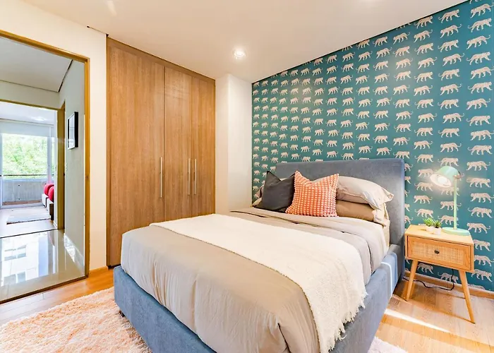 Trendy La Roma With Parking & Patio *