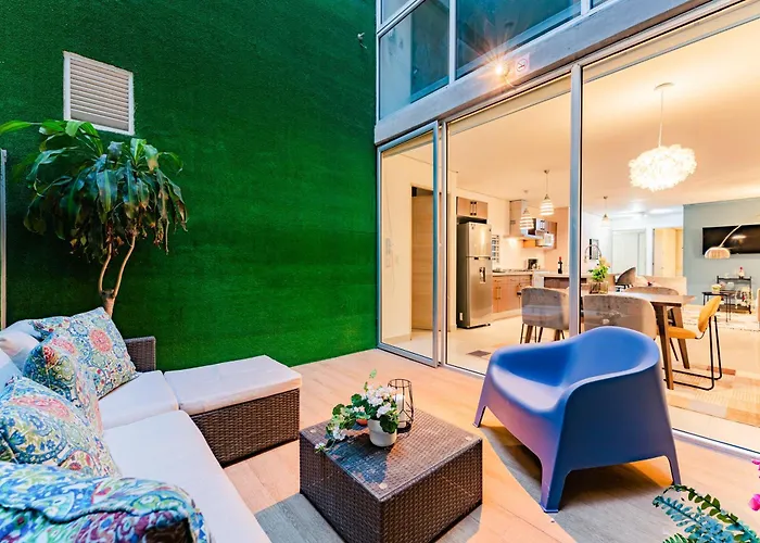 Trendy La Roma With Parking & Patio Apartment