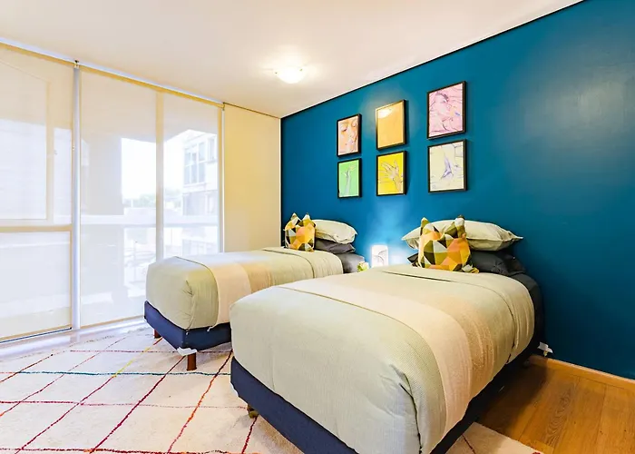 Trendy La Roma With Parking & Patio *